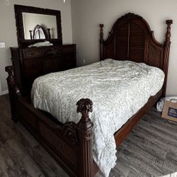 Palm Court Queen Bedroom Set 