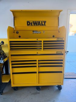 DEWALT 52” Rolling Tool Chest & Cabinet Combo