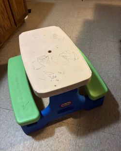 Kids picnic table