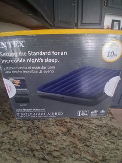 INTEX QUEEN AIRBED