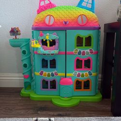 Gabby’s Doll House 