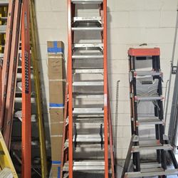 LOUISVILLE EXTENSION LADDER 