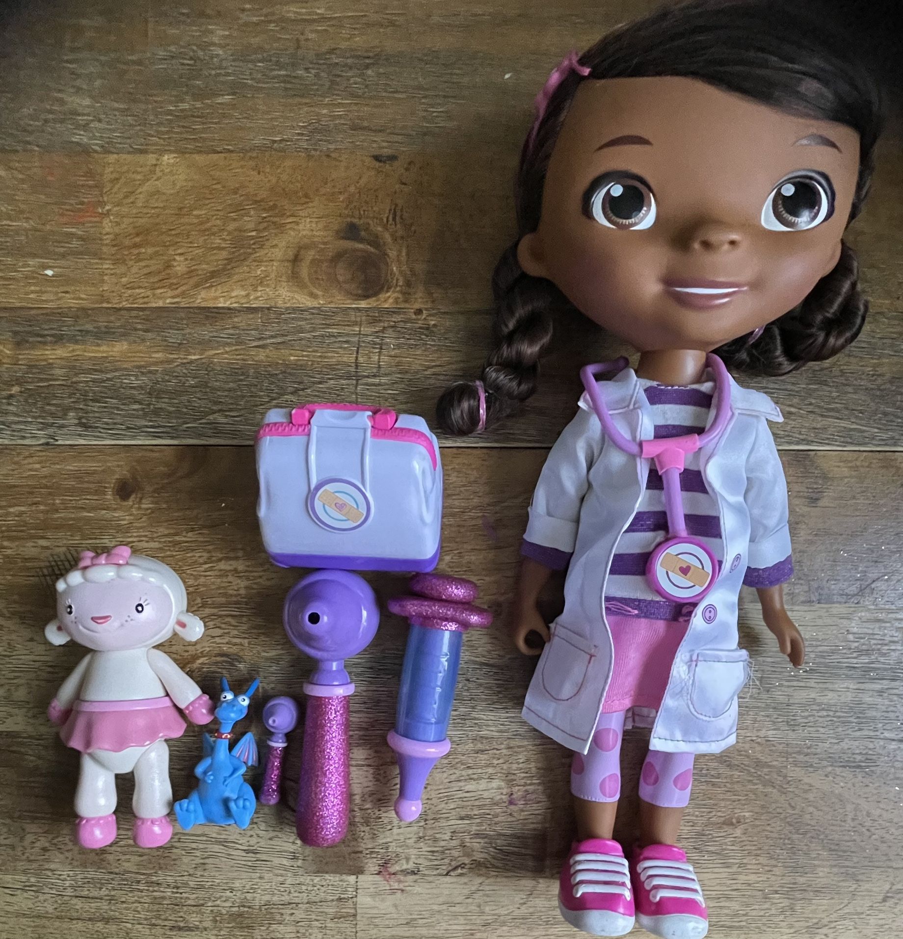 Doc Mcstuffin Doll With Accessories