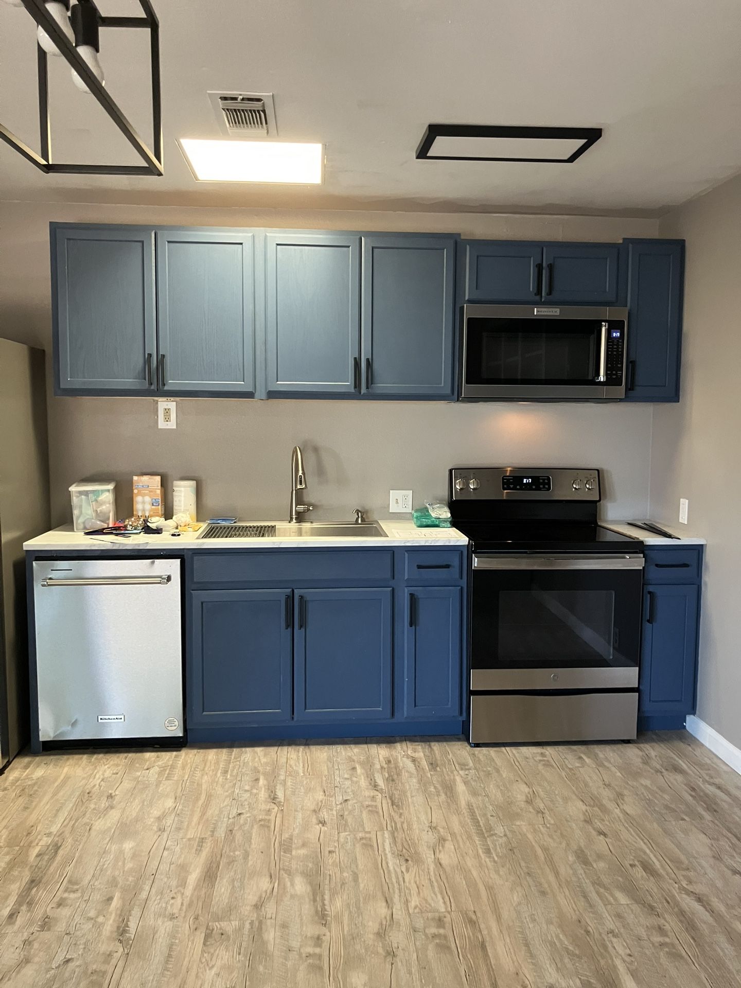 Everything As You See.$1800 Dollars Ice Making Refrigerator Dish Washer, Stove, And Over The Count Top Of The Lino Microwave.$1800 With Cabinets.