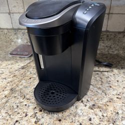 Keurig K-Select K80 Coffee Maker in good shape!  