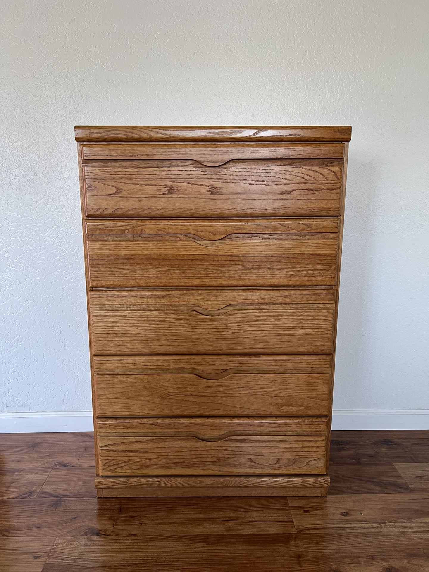 Tall boy dresser - Wood 