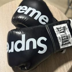 Supreme 10oz Boxing Gloves Brand New In Package These Sell For Up To $5,000