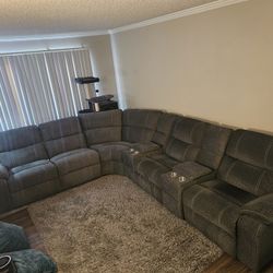 Sectional Couch 7pc W/ 3 Reclining Seats & 2 Cup Holder/Storage Pcs