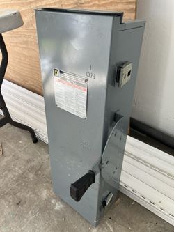 Square D DTU223RB Double Throw Enclosed Switch 100A 600V