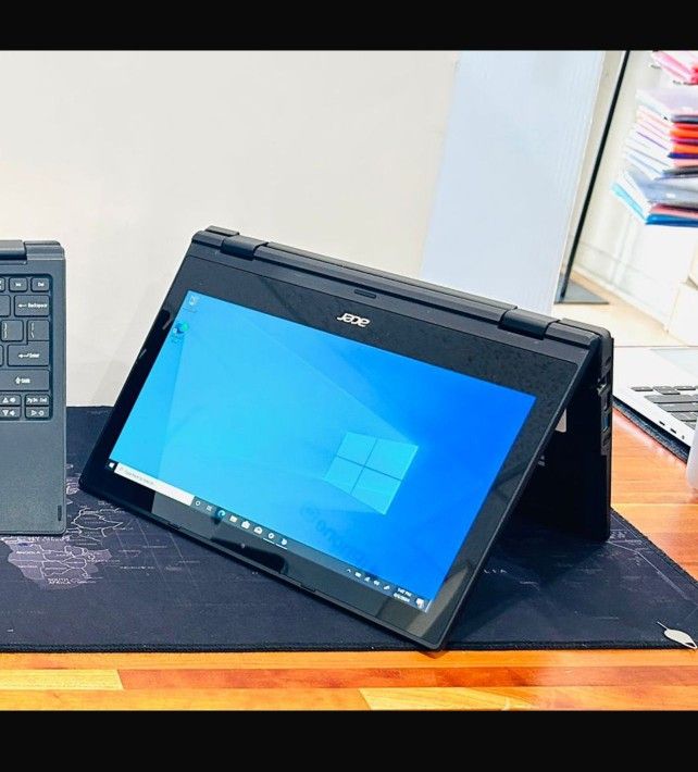 ACER TravelMate Touchscreen Convertible Laptop 4GB//64GB SSD