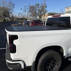 PACE EDWARDS SWITCHBLADE Tonneau Truck Bed Cover Fits Chevy Silverado 1500 Or GMC Sierra 1500 Like New