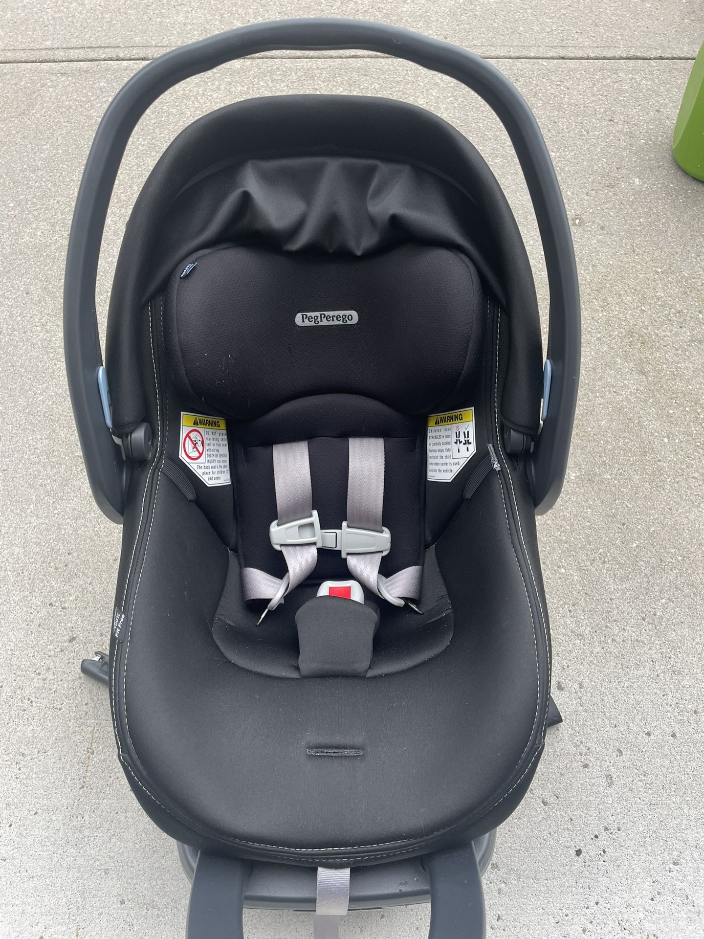 Peg Perego 4/35 Infant Car Seat EXCELLENT CONDITION