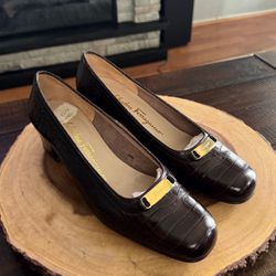 Women's Salvatore Ferragamo alligator heels. Size 6. Retail $850. Normal wear. Absolute amazing condition! Color brown. Made an Italy.
