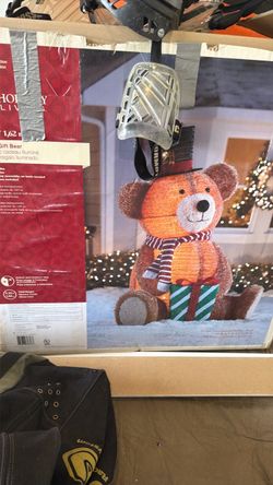 Christmas bear works all parts with it