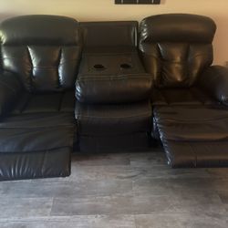 🛋️ Black Leather Reclining Couch – $150 (OBO) 