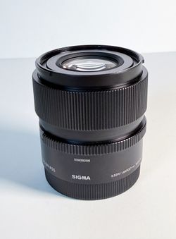 Sigma 90mm f/2.8 DG Contemporary Lens (Sony E, Black)
