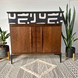 ✨SOLD✨Vintage Mid Century Modern Bar Or Record Cabinet