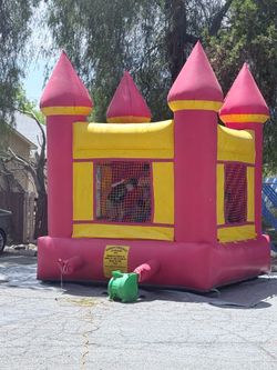 Bouncy house $300
