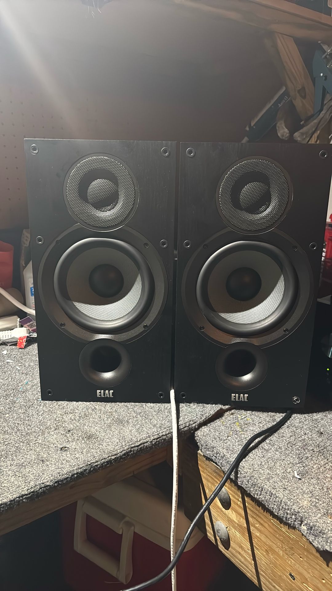 ELAC Bookshelf Speakers