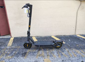NEW Segway Max G2 Electric Scooters (22 Mph With 43 Mile Range)