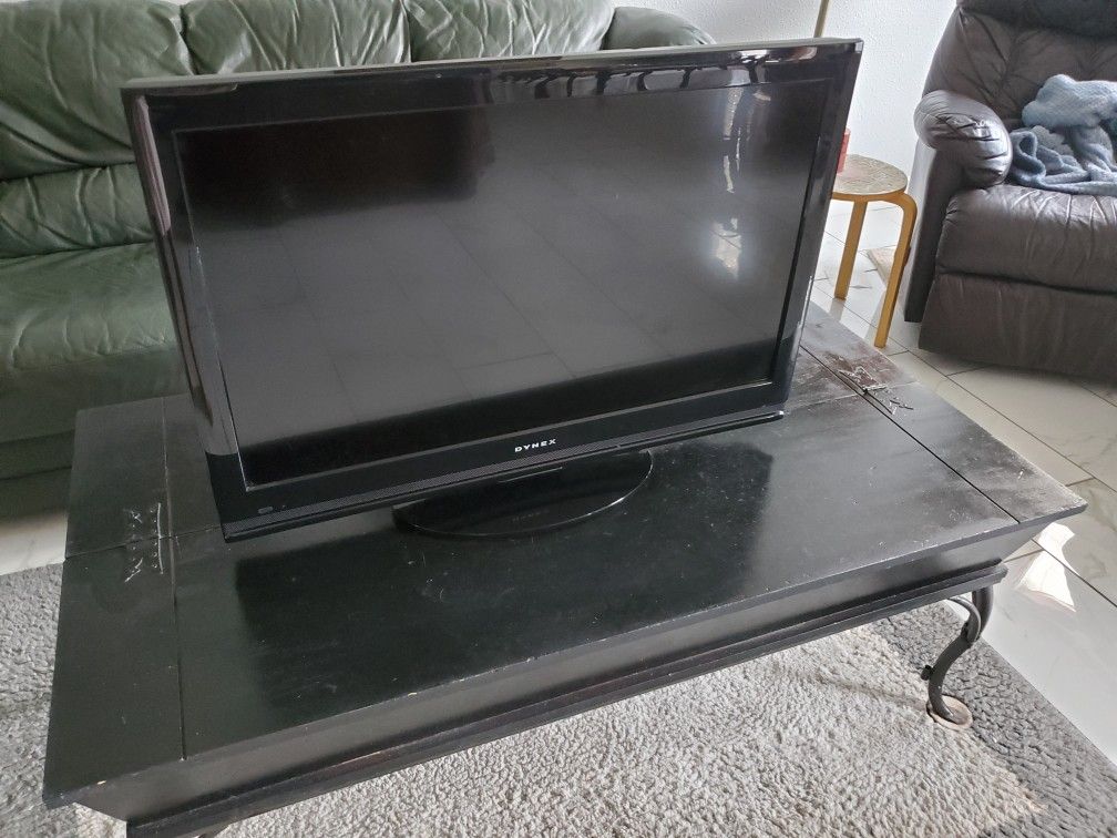 Dynex TV 42" Screen