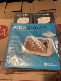 Echo Show 5 and Two Smart Plugs