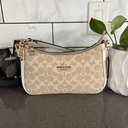 Coach Teri Shoulder Bag in Signature Canvas