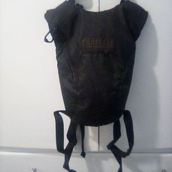 Back Pack That Holds Liquid  Camal-bak