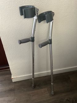 Forearm Crutches