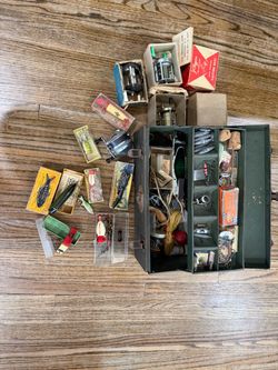 Vintage fishing tackle box Heddon and south bend