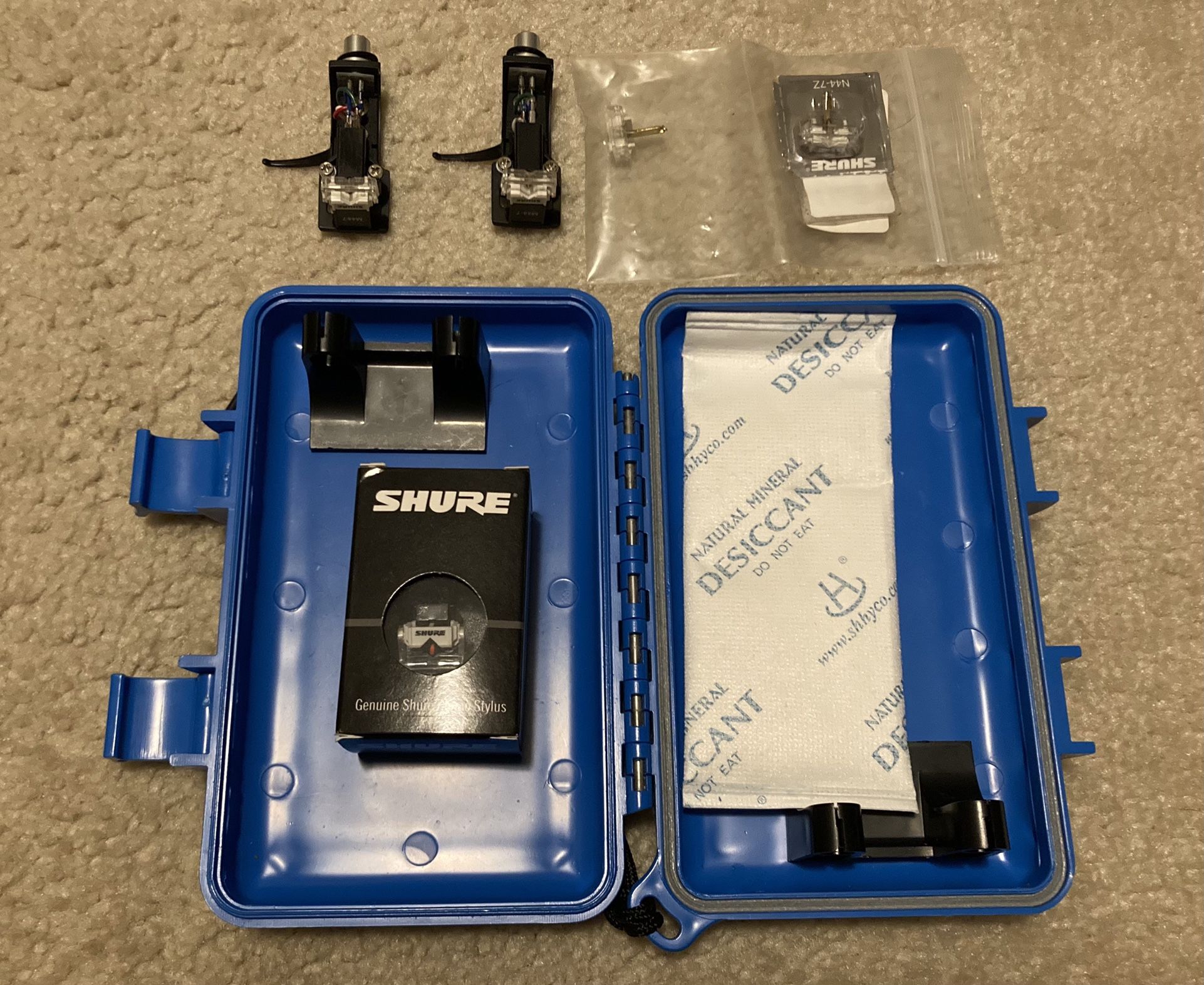 Sure Dj Cartridge Case With 3 Brand New Stylus And Two Used ( In Good Condition ) Mounted on 2 Technics Cartridges
