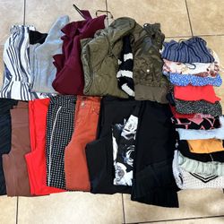 Women’s Clothes Size Small Bundle 