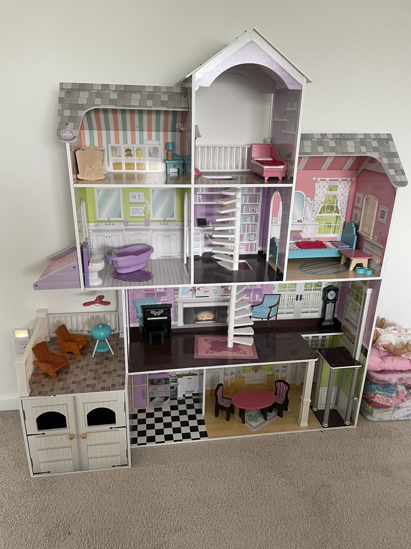 Dollhouse - Includes Furniture 