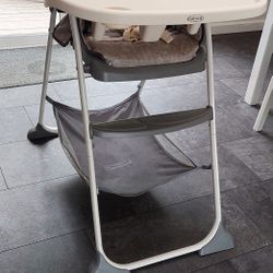 Graco Slim Snacker High Chair
