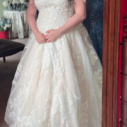Wedding dress