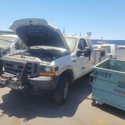 2001 Ford F250 For Parts 