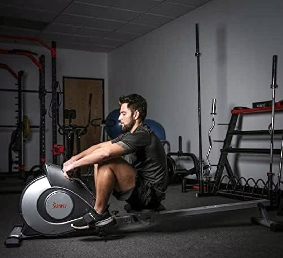 Sunny Health & Fitness Foldable Rowing Machine - Excellent Condition!