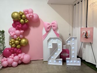 Balloon garland