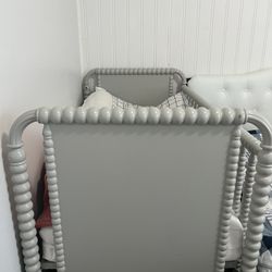 baby crib with mattress 