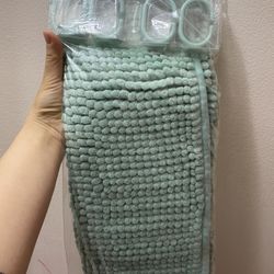 Green Color Bathroom Noodle Rug + 12 Plastic Shower Hooks