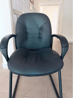 Black Padded Guest Chair / Conference Chair