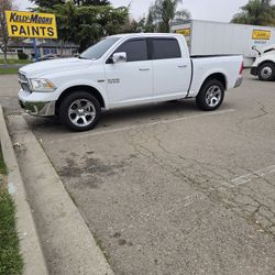 Ram Hemie 5.7 Laramie 2016 1500 4x4 190,000 Millas 