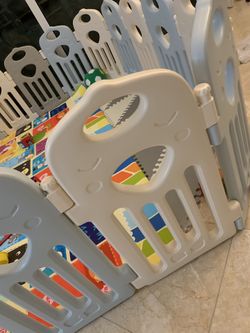 BARELY USED!! TC Bunny Baby Playpen (14 panel)