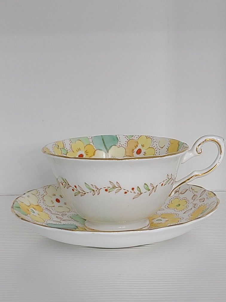 Tuscan Fine Bone China Tea Cup and Saucer c8241