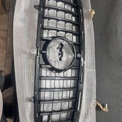 MERCEDES GRILLE