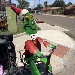 Mr Grinch Lawn decor W Flower Pot