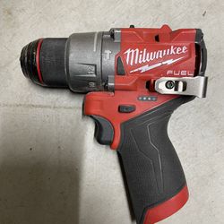 Milwaukee M12 FUEL Hammer Drill