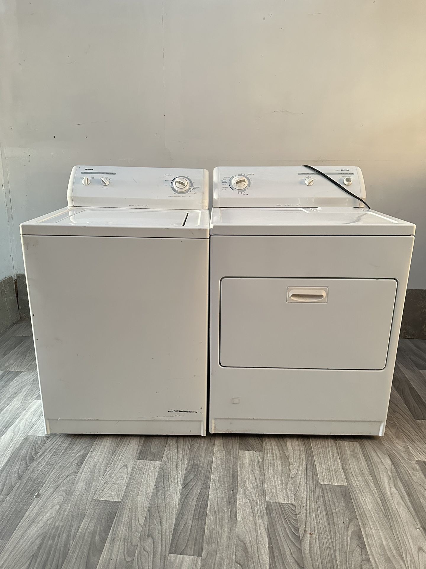 Kenmore Heavy Duty Washer And Gas Dryer 