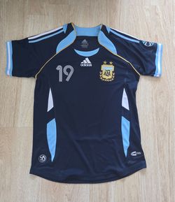 New Retro Argentina Messi soccer Jersey size m and XL
