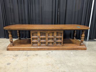 Dark Wood Traditional Coffee Table with Turned Legs
